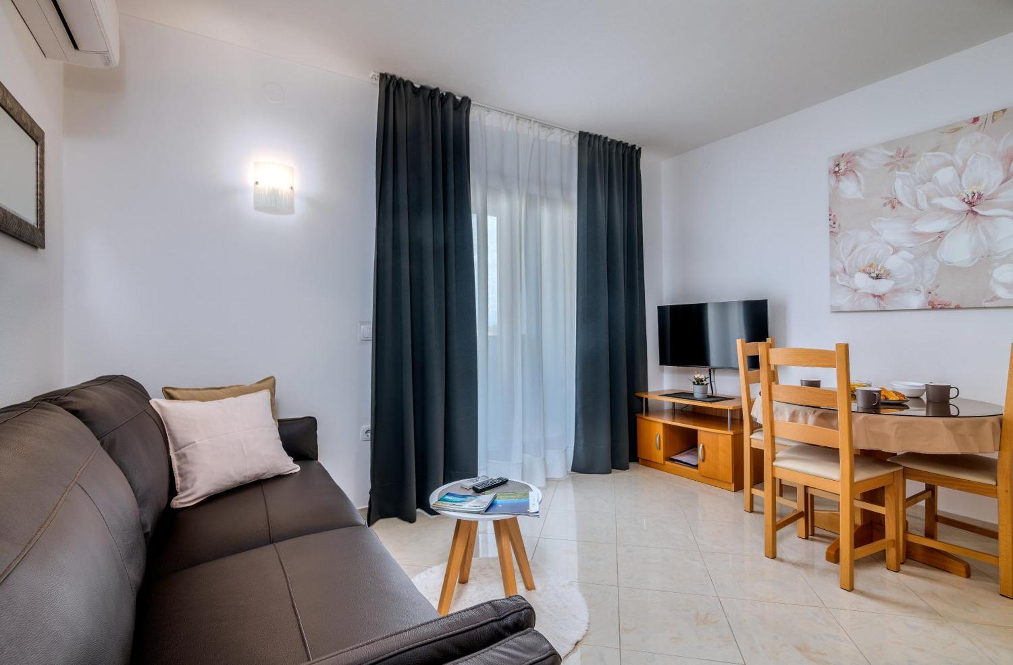 Apartments Kvarner Malinska Exterior foto